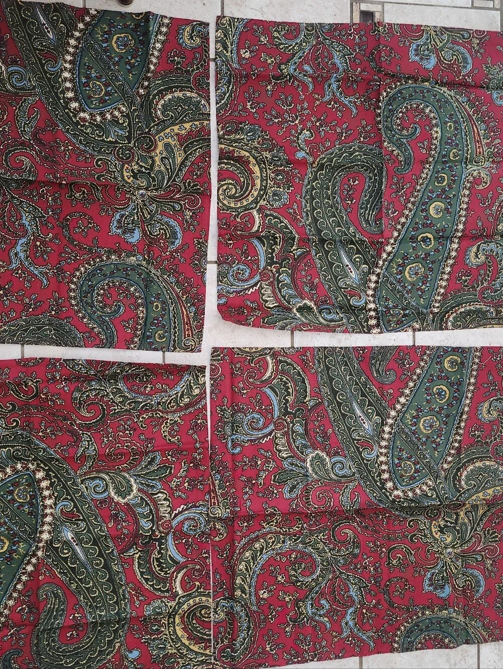 Lauren Ralph Lauren Bridgette Paisley Linen Tablecloth & 8 Matching Linens Set